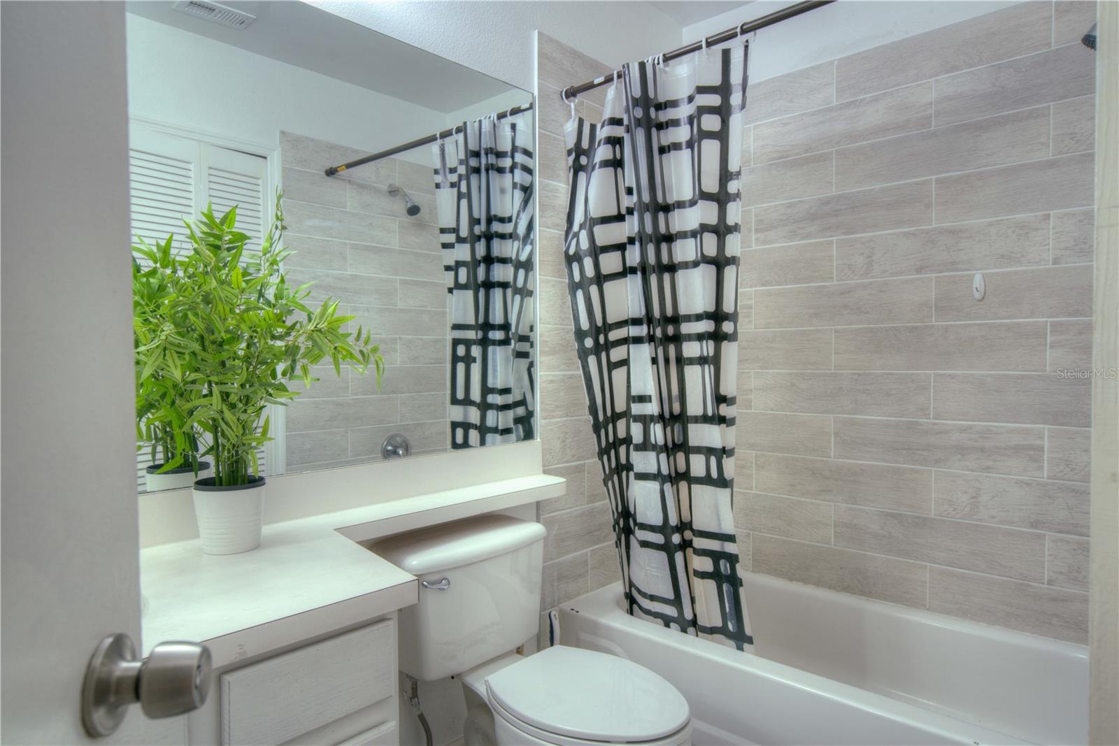 Image 11 of 18 For 13313 Fairway Glen Drive 103