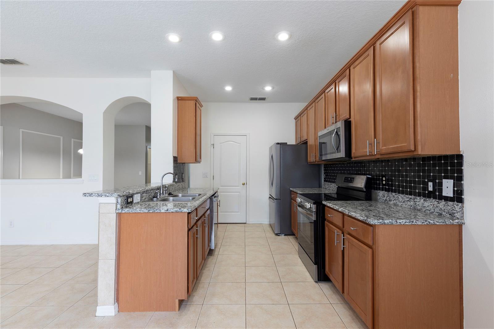 Image 7 of 18 For 2211 J Lawson Boulevard