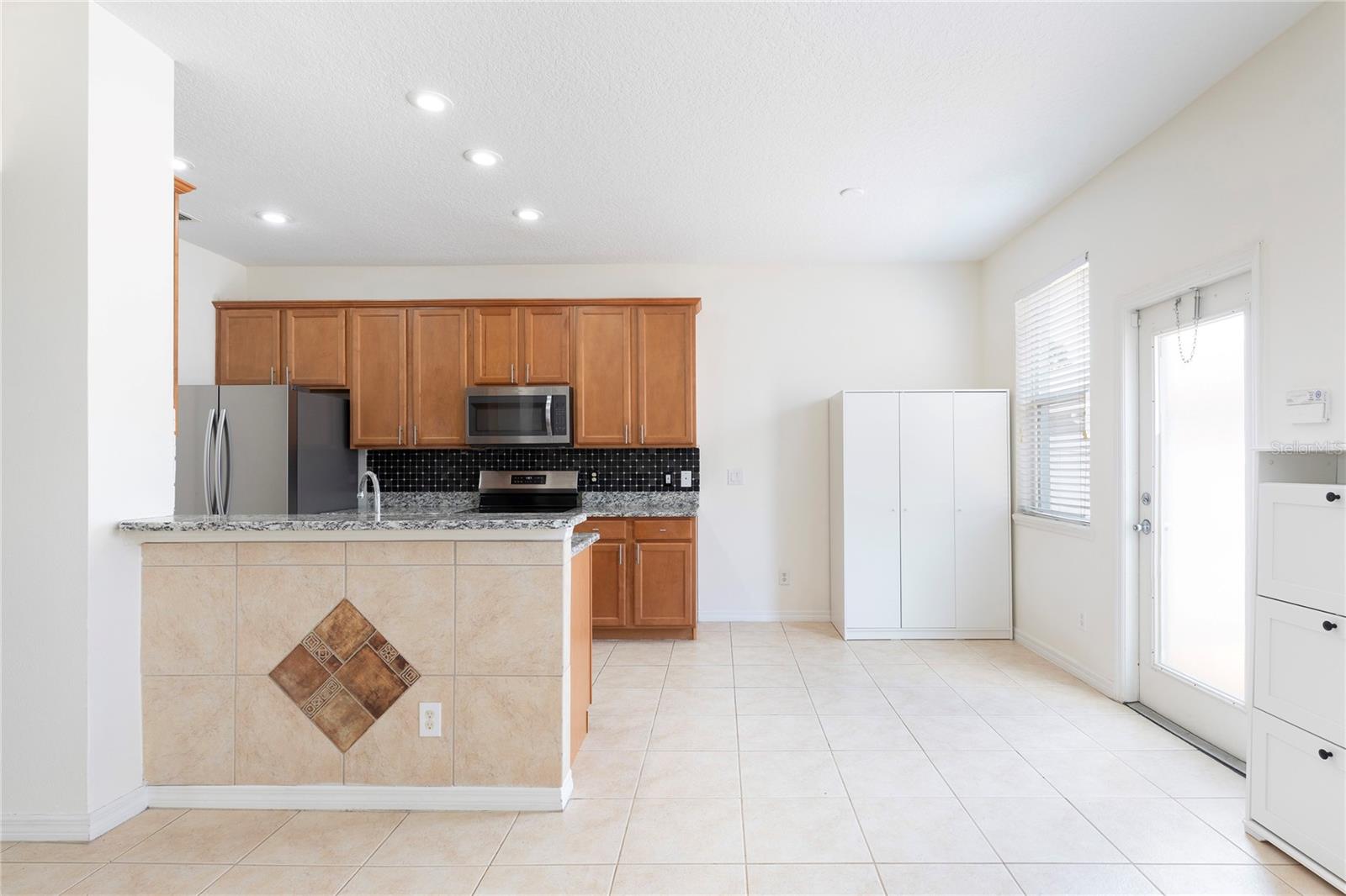 Image 8 of 18 For 2211 J Lawson Boulevard