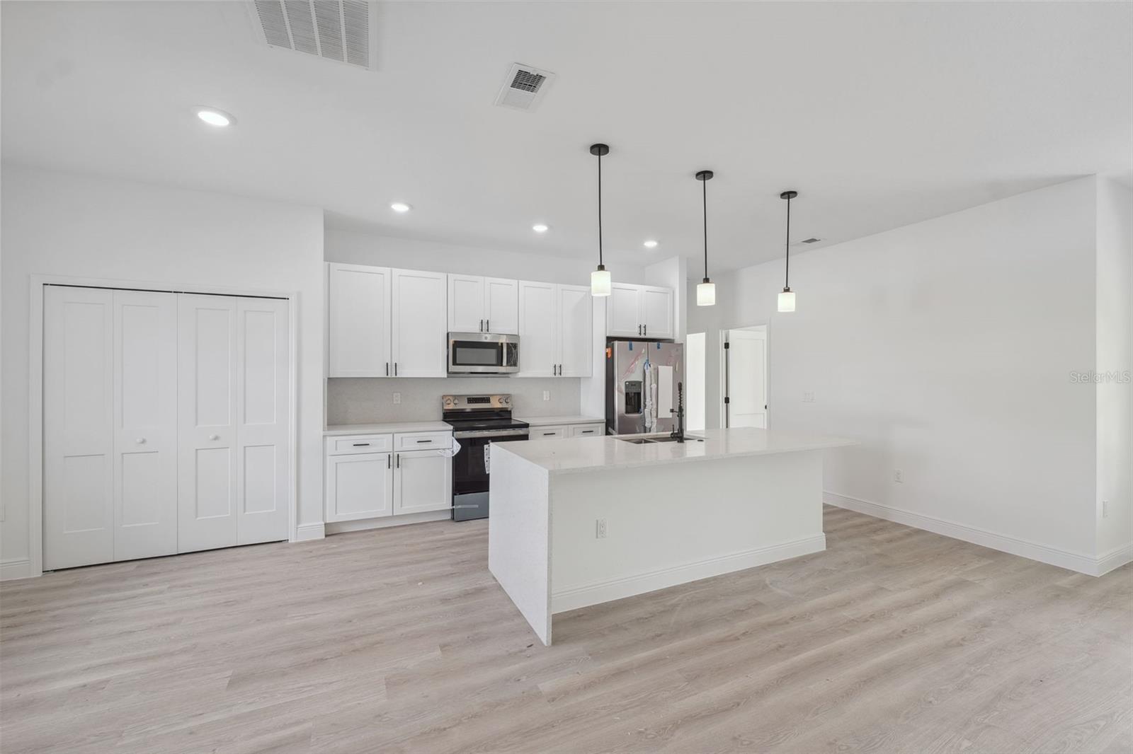 Image 16 of 39 For 17315 26th Terrace Road