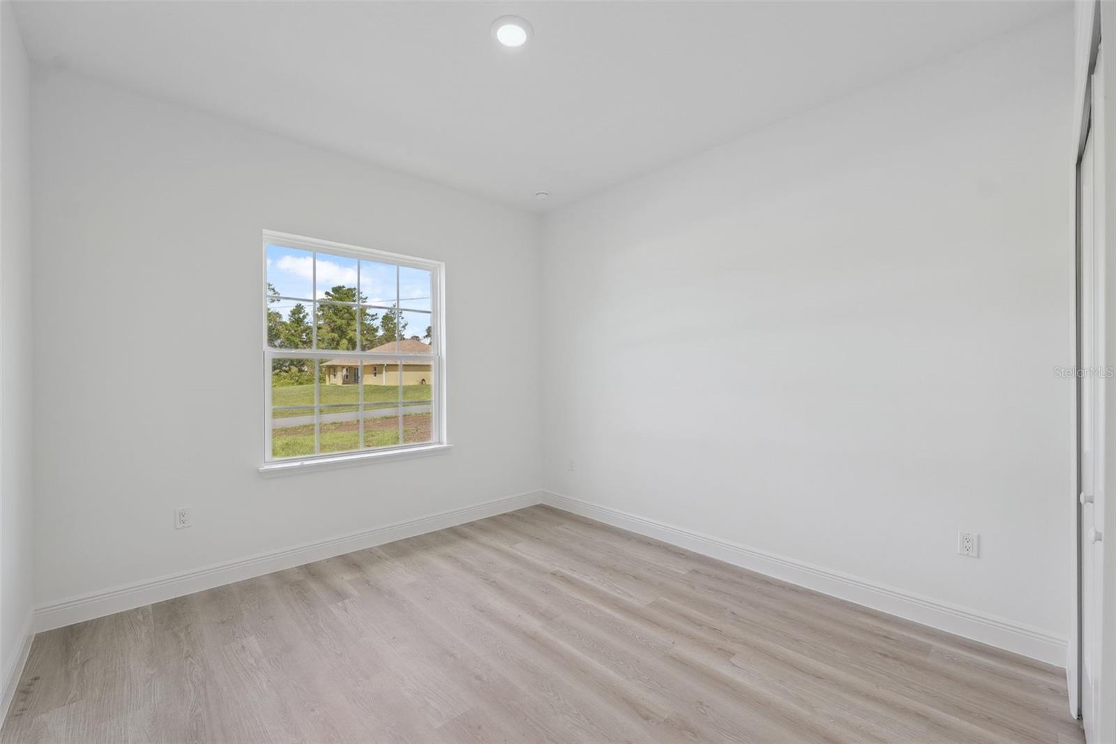 Image 27 of 39 For 17315 26th Terrace Road