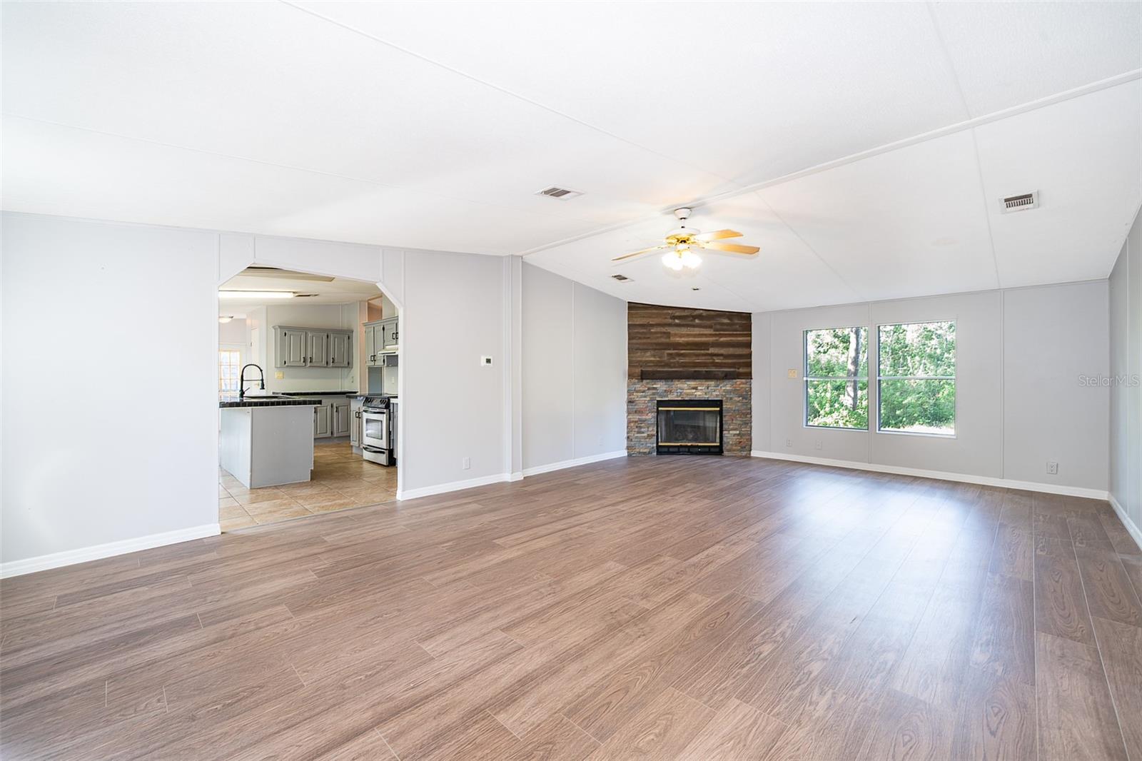 Image 11 of 29 For 411 Racoon Trail