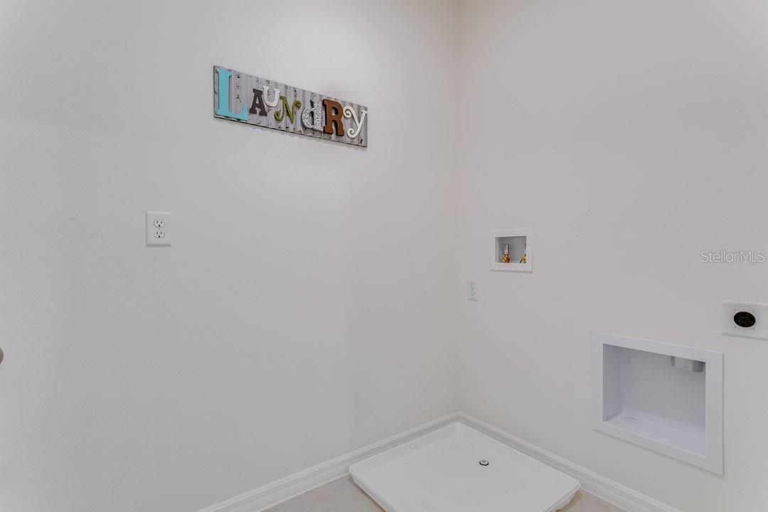 Image 26 of 35 For 658 Rosaro Court