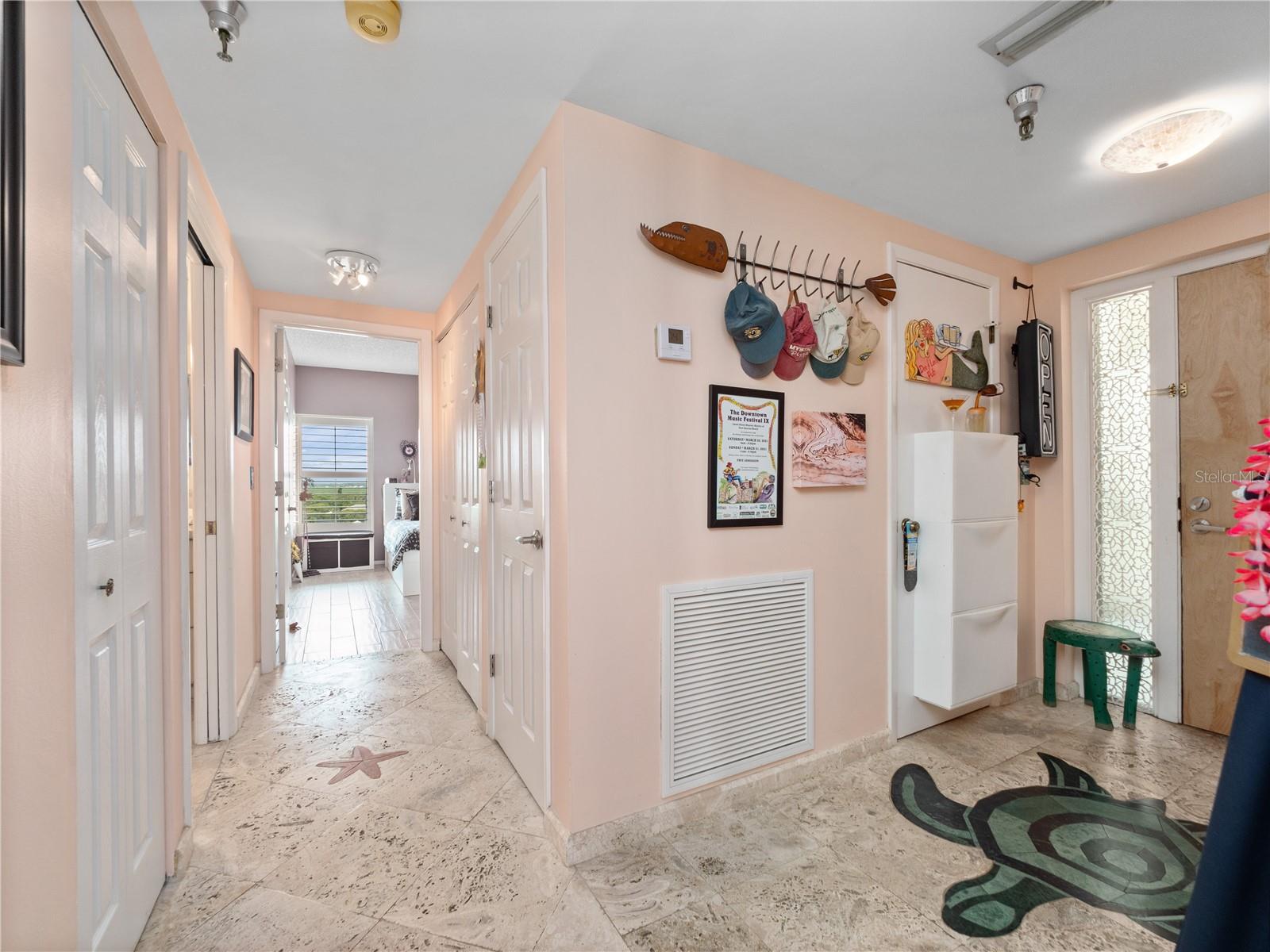 Image 13 of 37 For 2121 Hill Street 7b