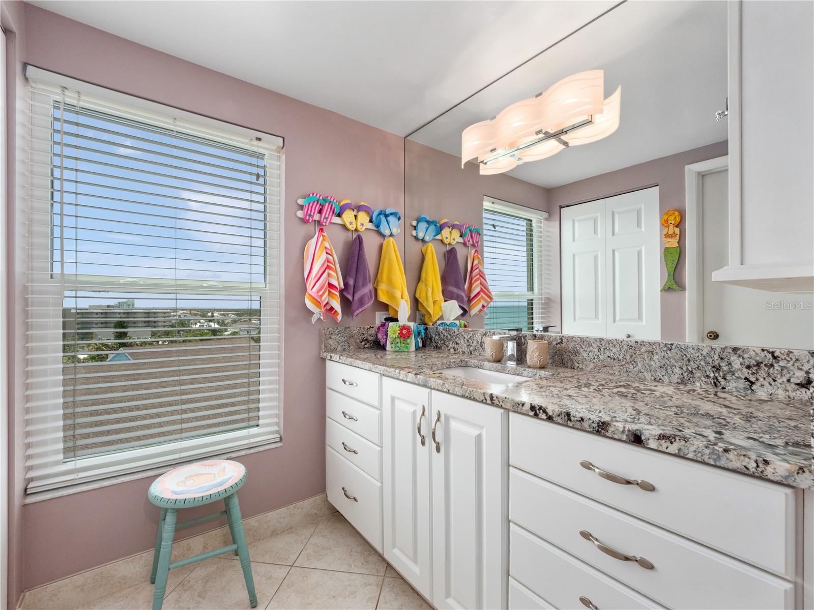 Image 22 of 37 For 2121 Hill Street 7b