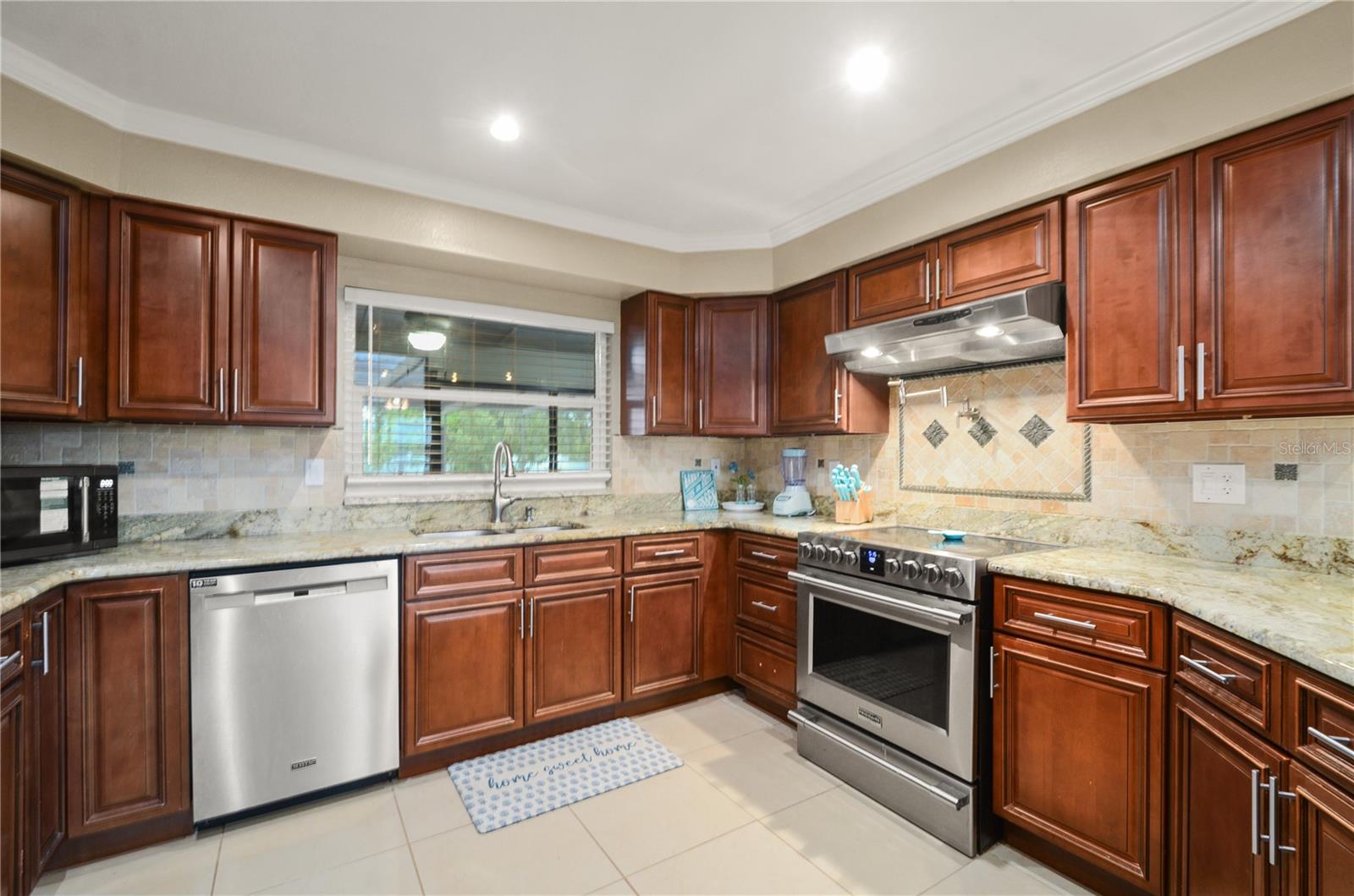 Image 15 of 36 For 209 7th Street S