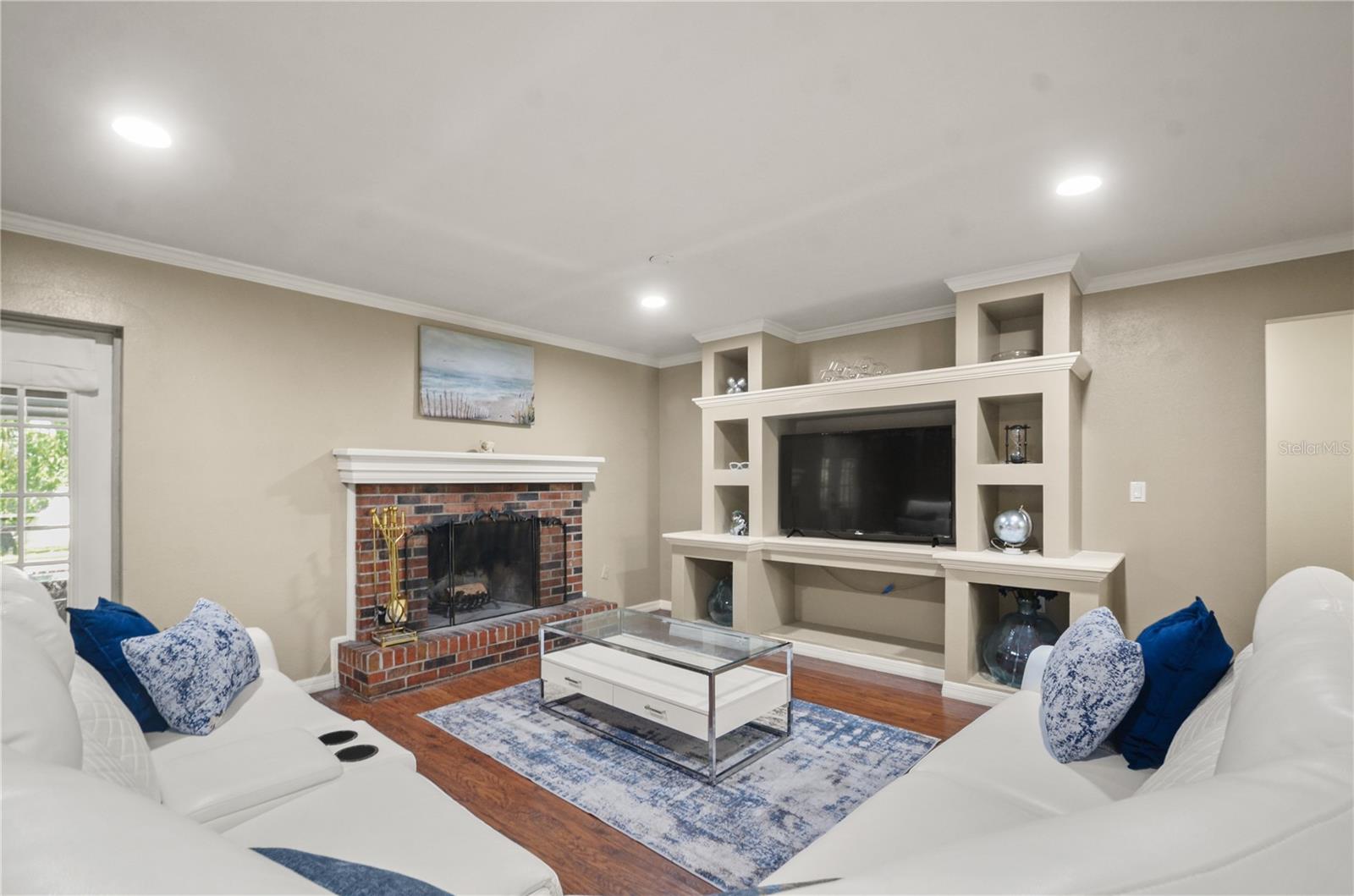 Image 8 of 36 For 209 7th Street S
