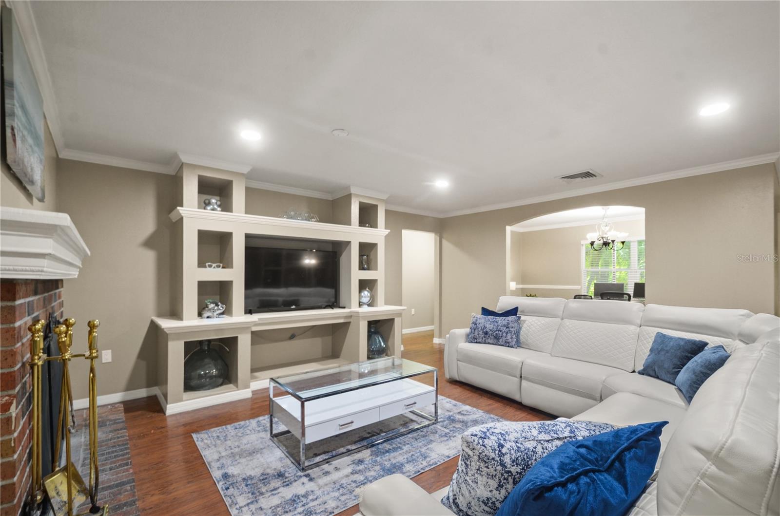 Image 9 of 36 For 209 7th Street S