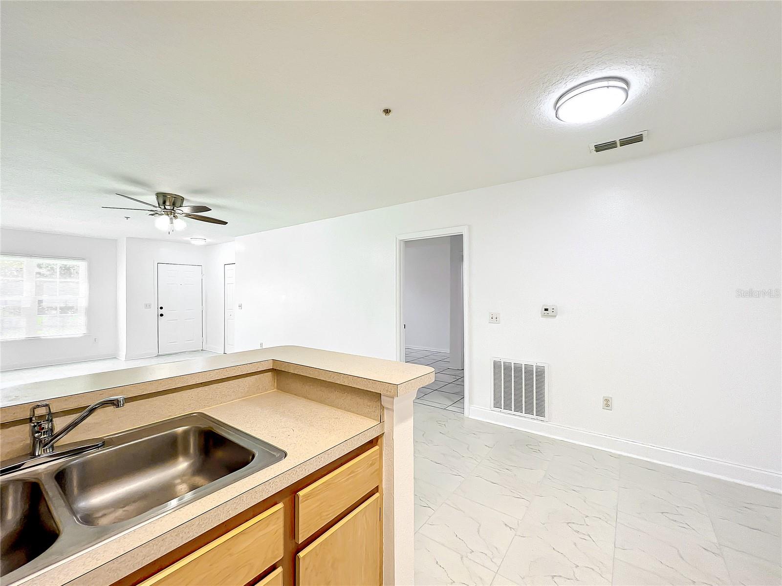 Image 17 of 43 For 6524 Swissco Drive 1012
