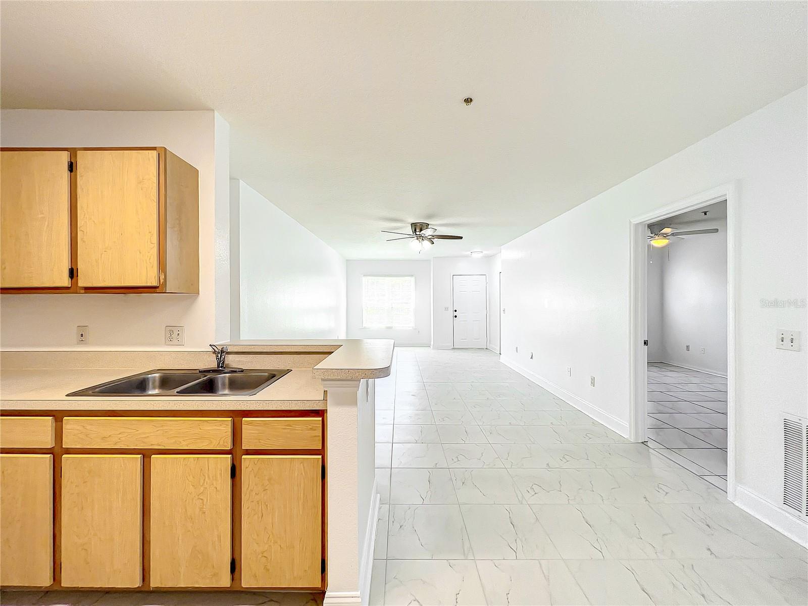 Image 18 of 43 For 6524 Swissco Drive 1012