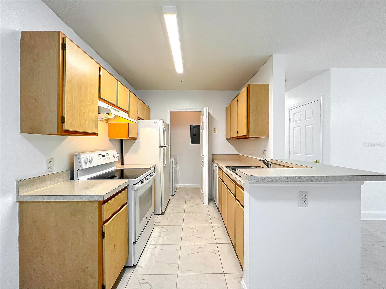 Image 7 of 43 For 6524 Swissco Drive 1012