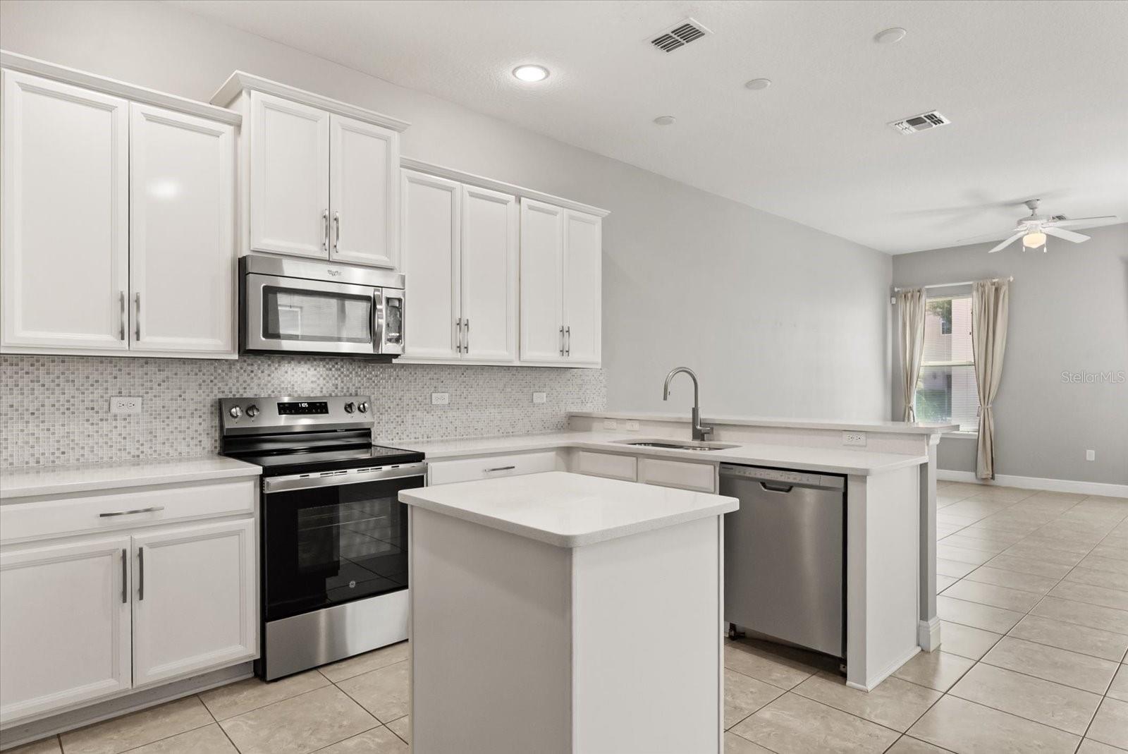 Image 5 of 40 For 8575 Lookout Pointe Drive