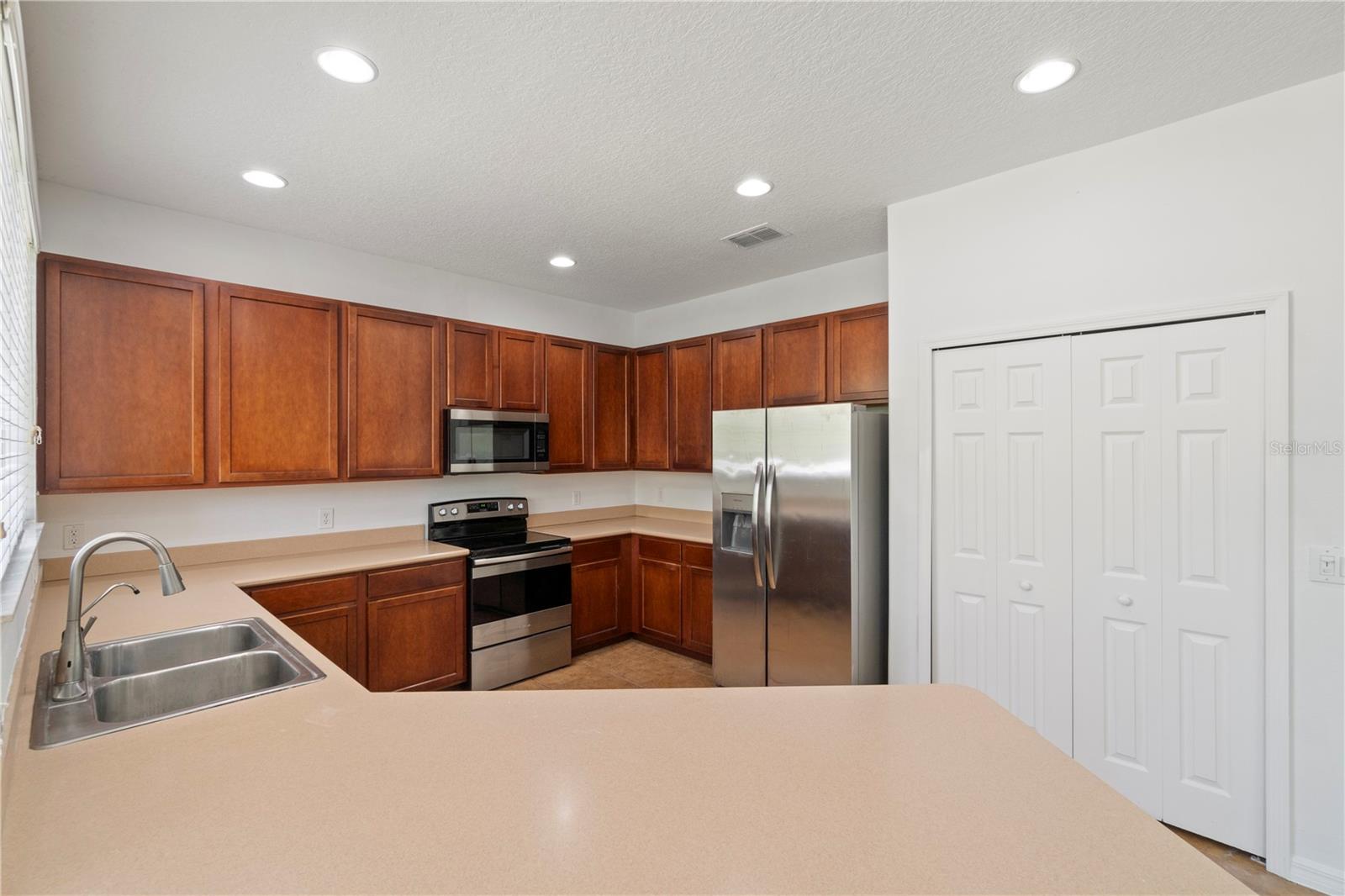 Image 19 of 42 For 10142 Serotina Court