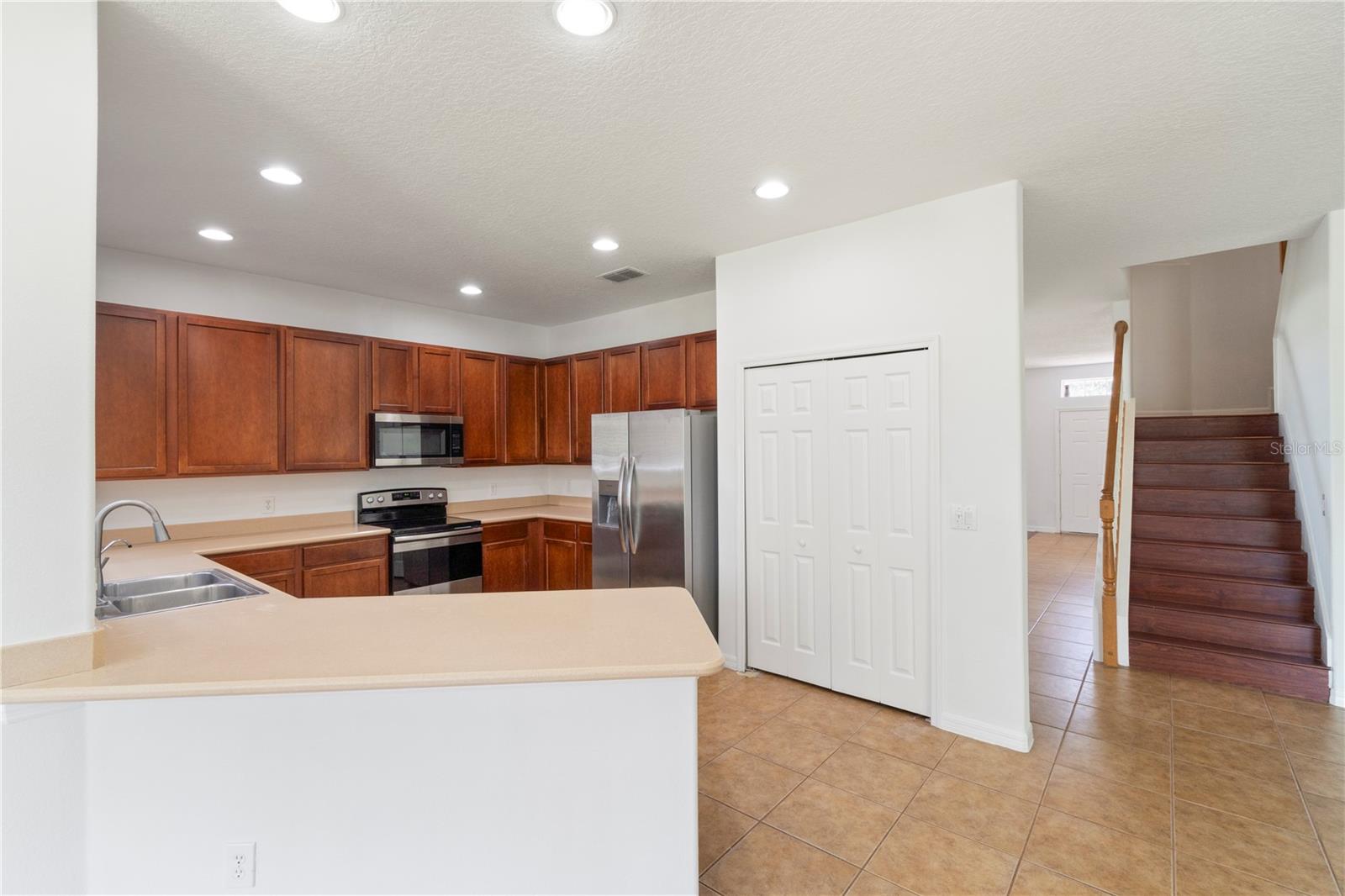 Image 21 of 42 For 10142 Serotina Court