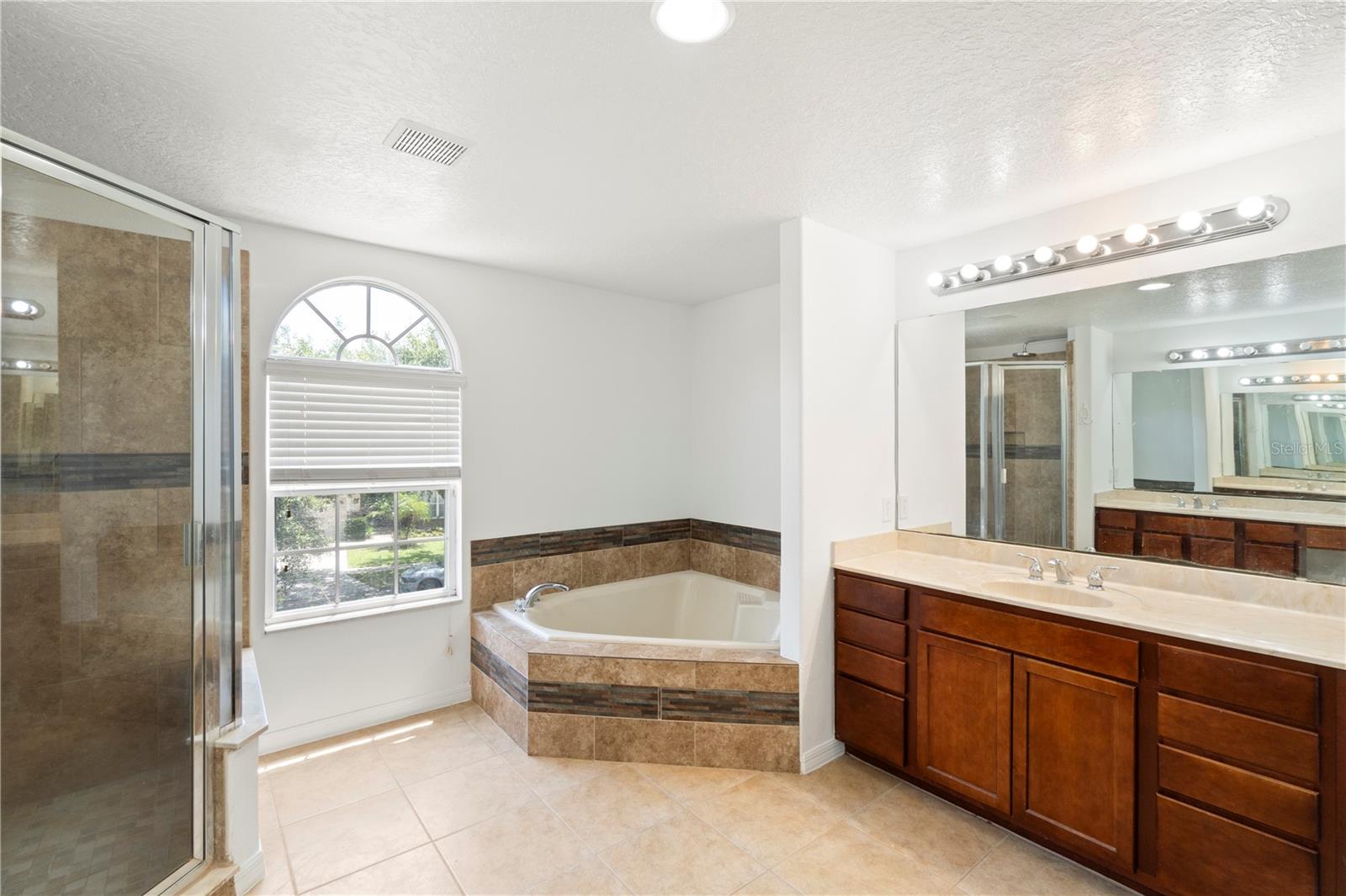 Image 33 of 42 For 10142 Serotina Court