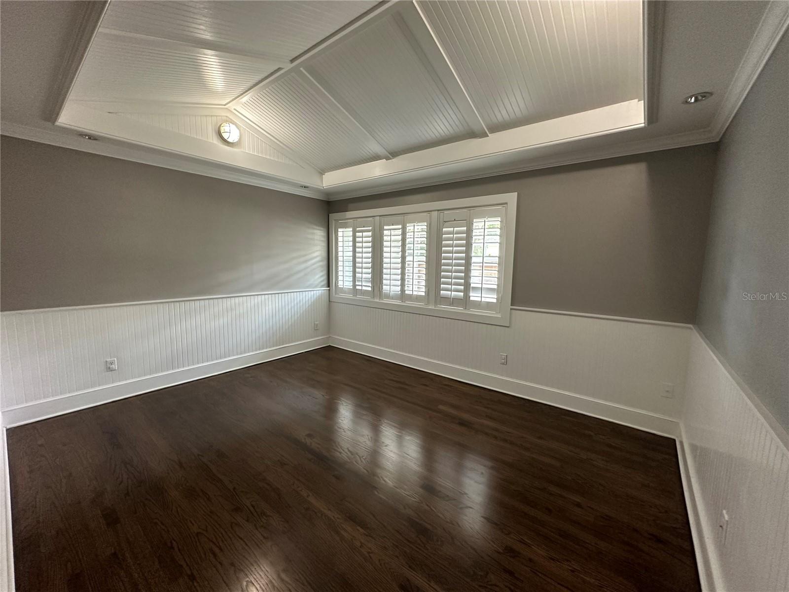 Image 12 of 18 For 332 Phelps Avenue