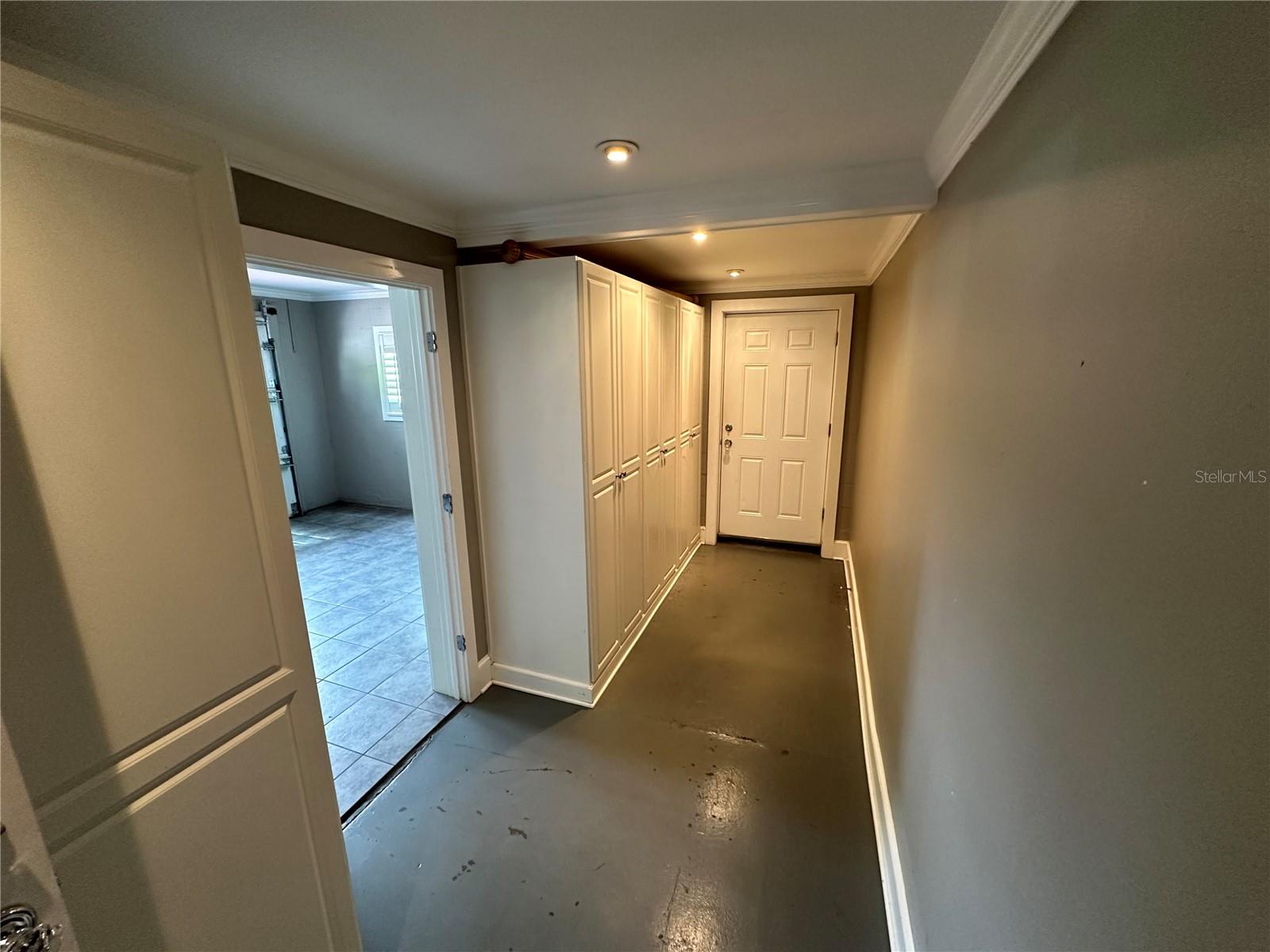 Image 13 of 18 For 332 Phelps Avenue