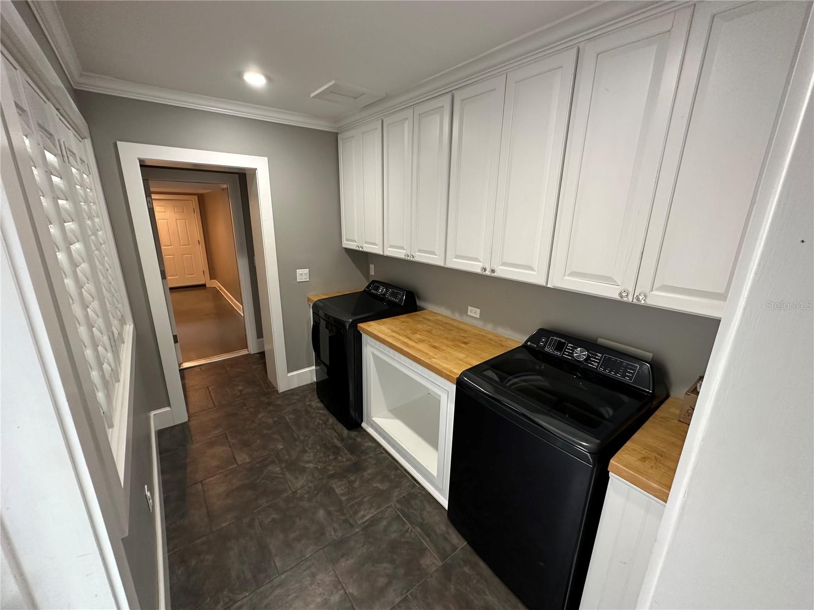 Image 16 of 18 For 332 Phelps Avenue