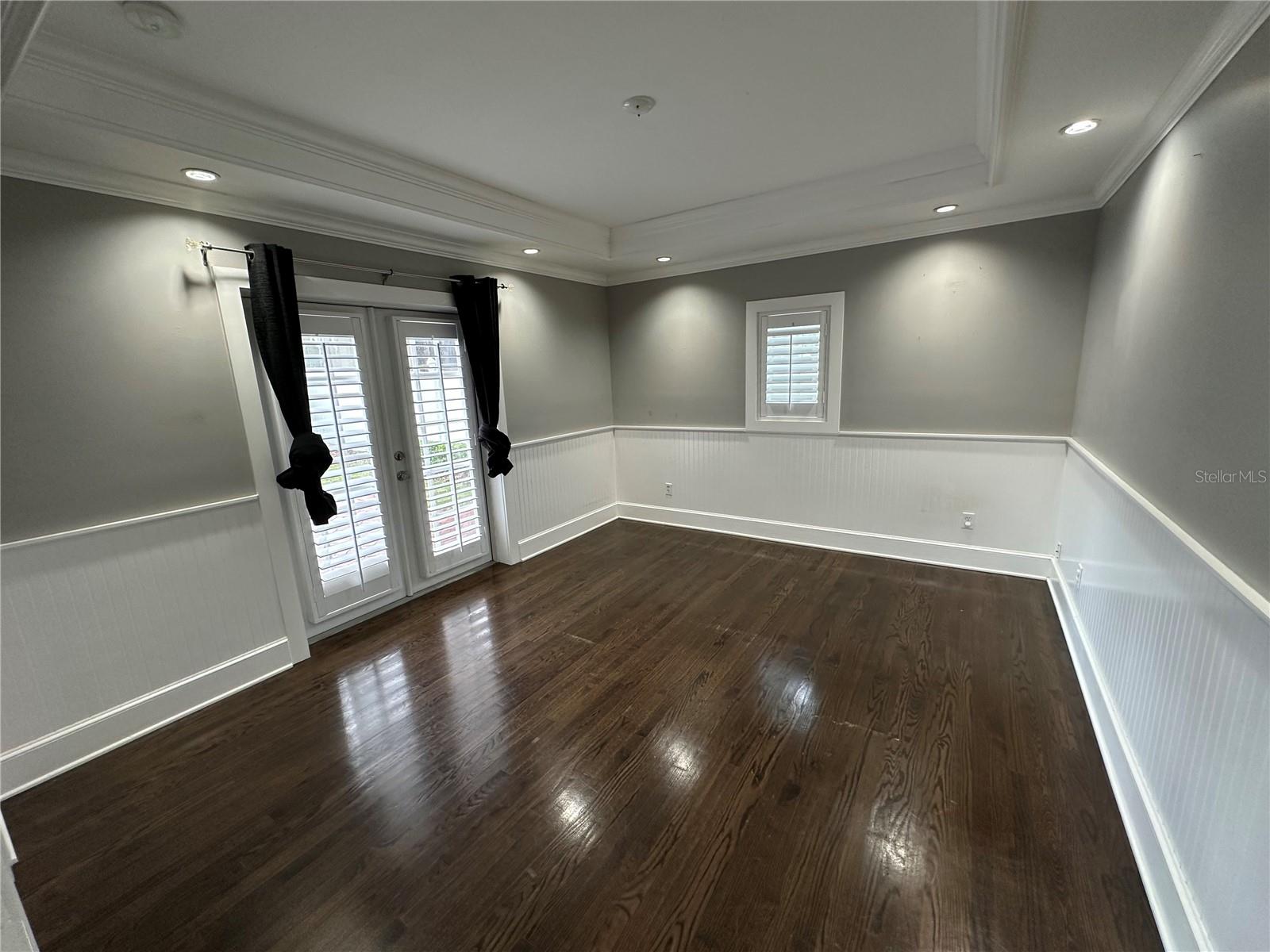 Image 7 of 18 For 332 Phelps Avenue