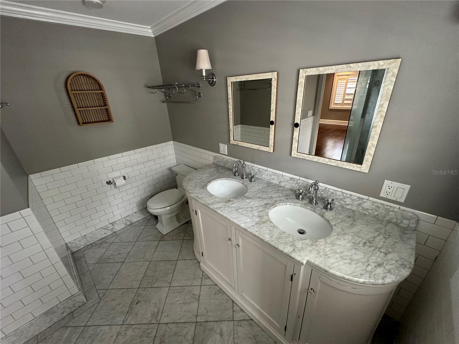 Image 8 of 18 For 332 Phelps Avenue
