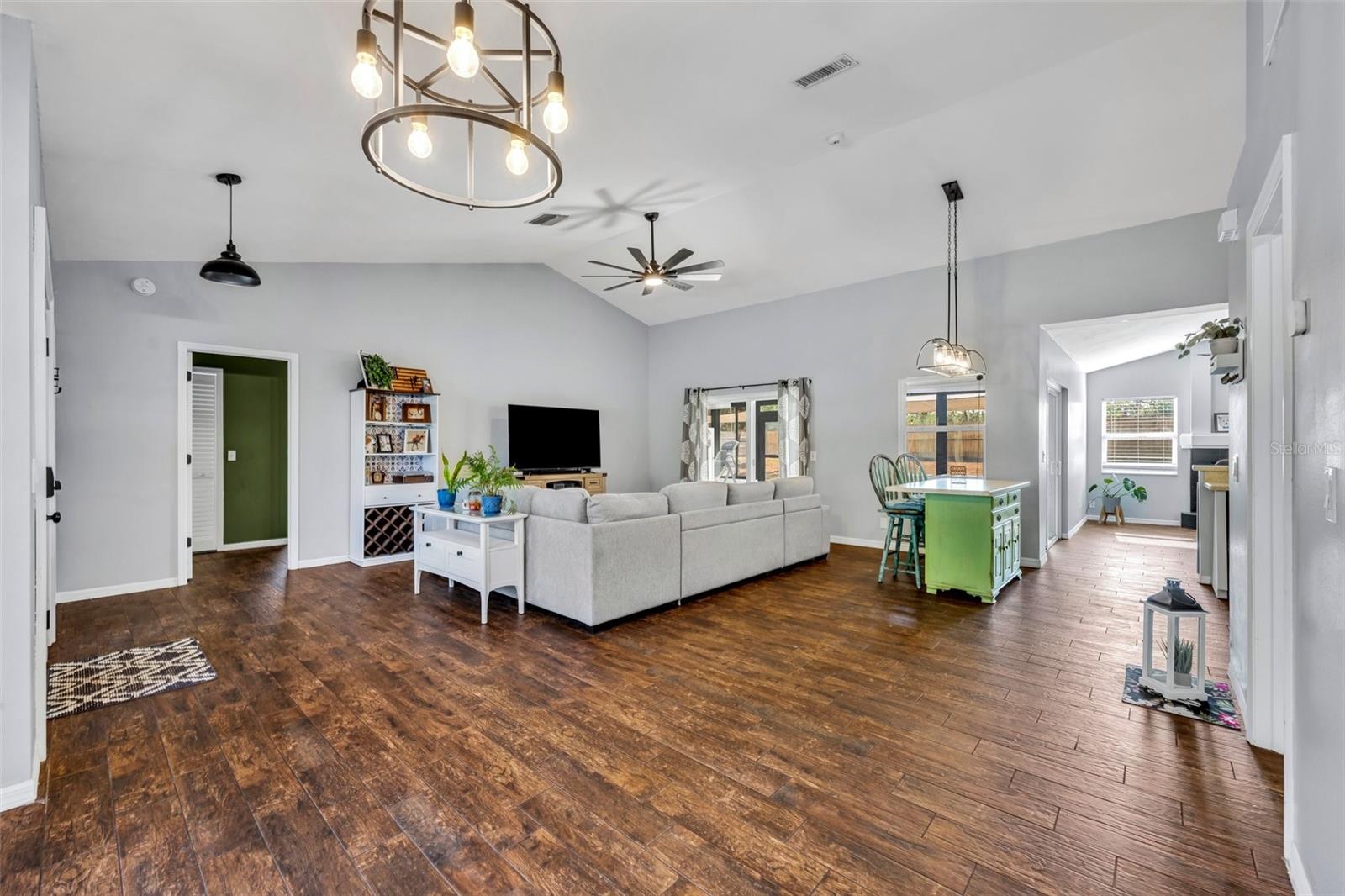 Image 11 of 52 For 2601 Bridle Drive