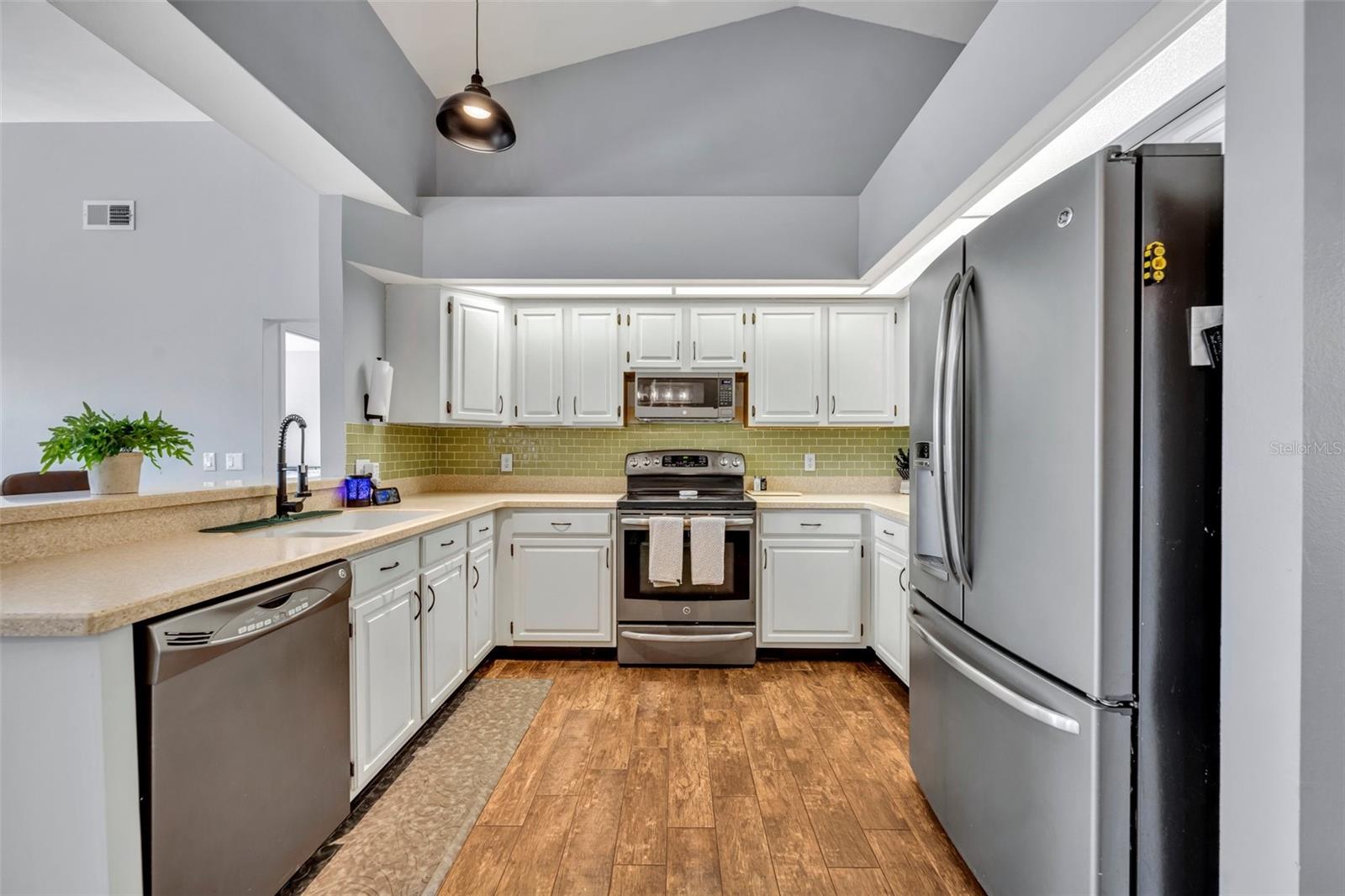 Image 13 of 52 For 2601 Bridle Drive