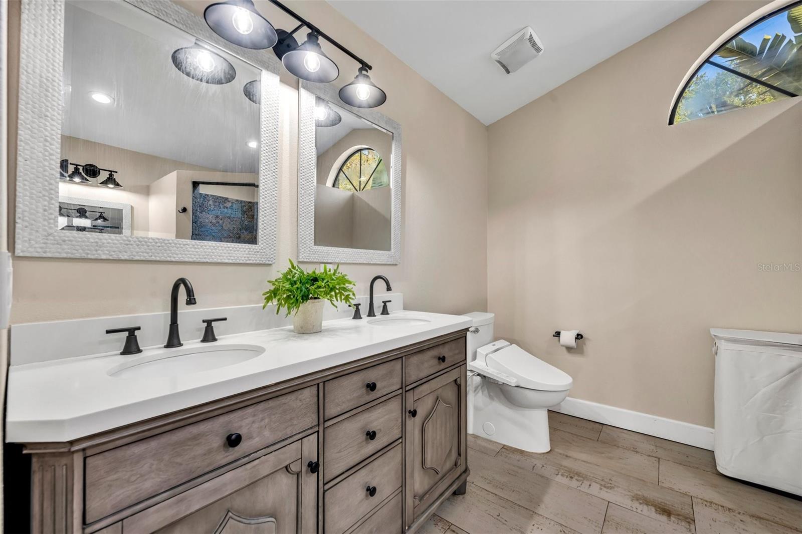 Image 26 of 52 For 2601 Bridle Drive