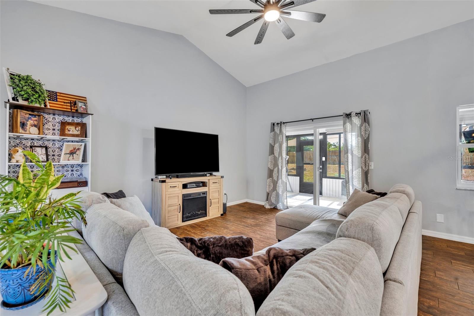 Image 6 of 52 For 2601 Bridle Drive