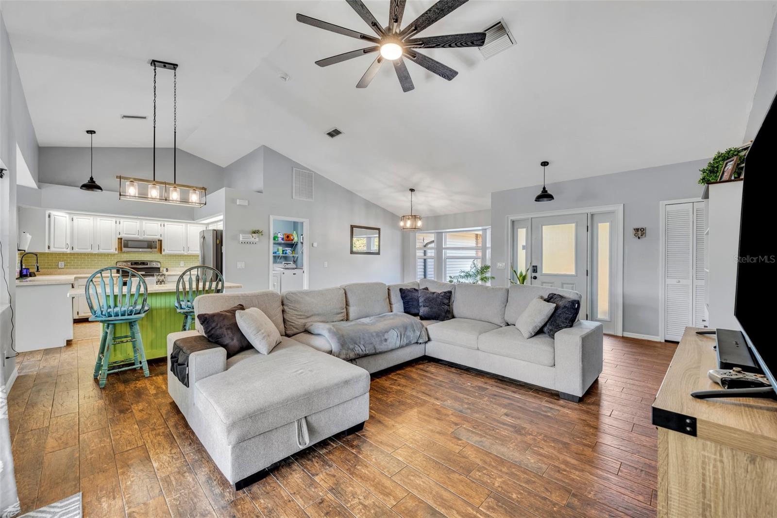 Image 8 of 52 For 2601 Bridle Drive