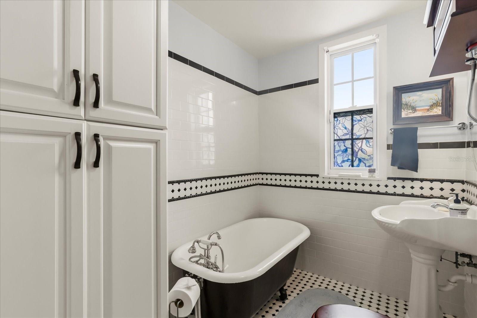 Image 15 of 57 For 8407 Interbay Boulevard