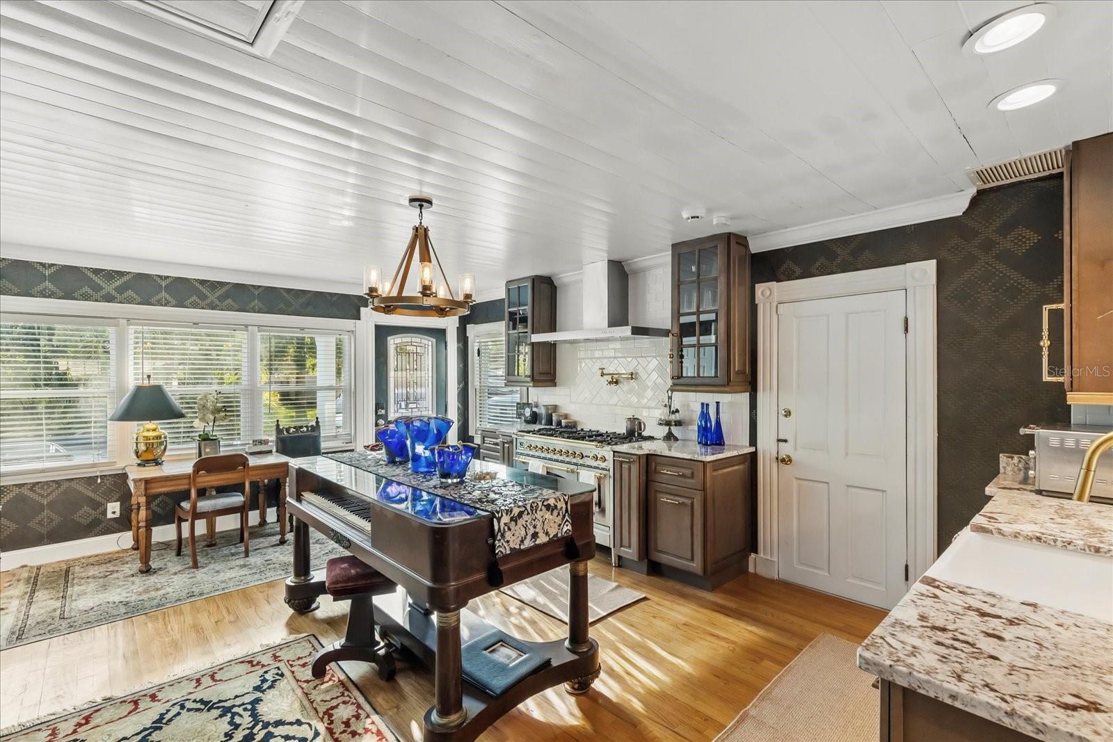 Image 17 of 57 For 8407 Interbay Boulevard