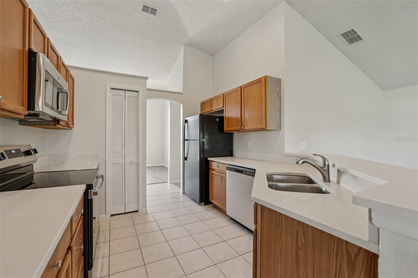 Image 15 of 41 For 3326 Sassaquin Court