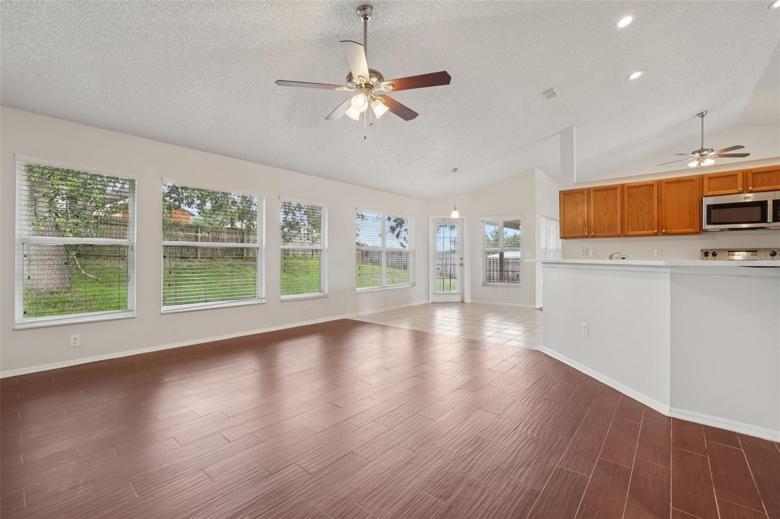 Image 19 of 41 For 3326 Sassaquin Court