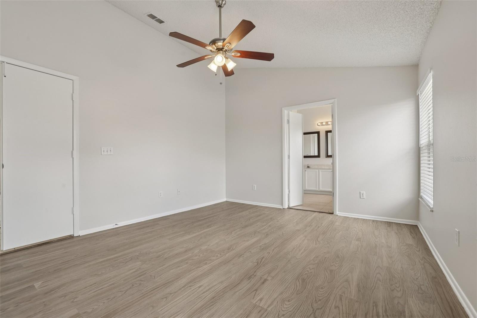 Image 22 of 41 For 3326 Sassaquin Court