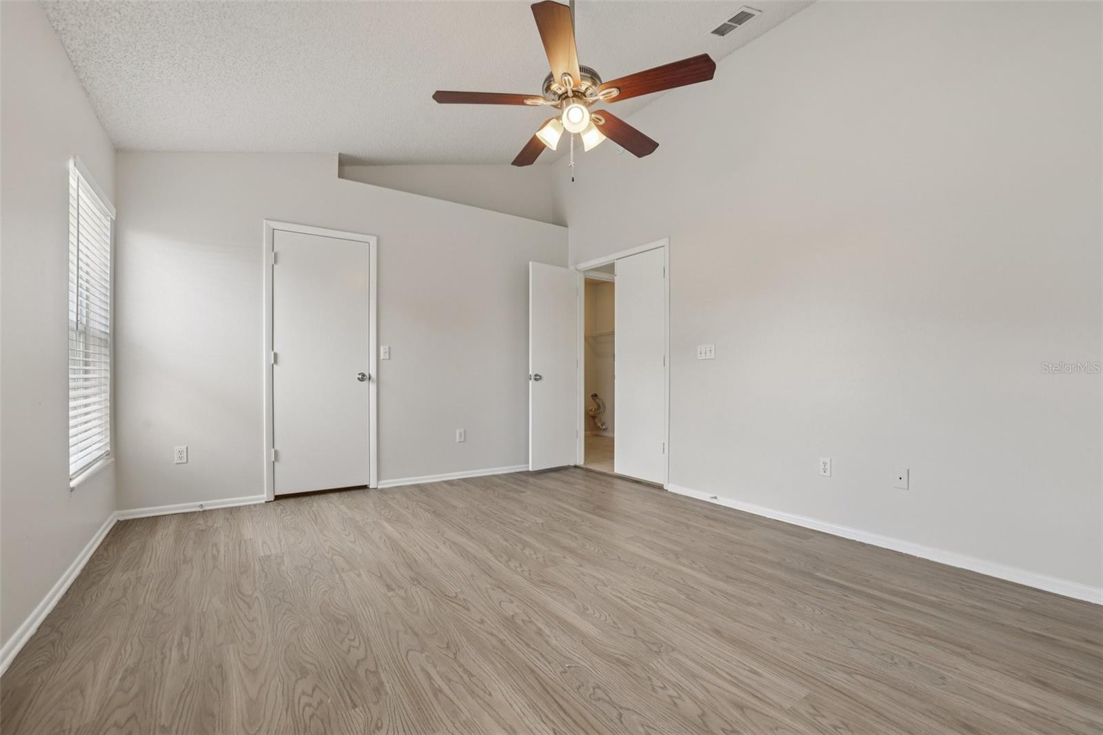 Image 23 of 41 For 3326 Sassaquin Court