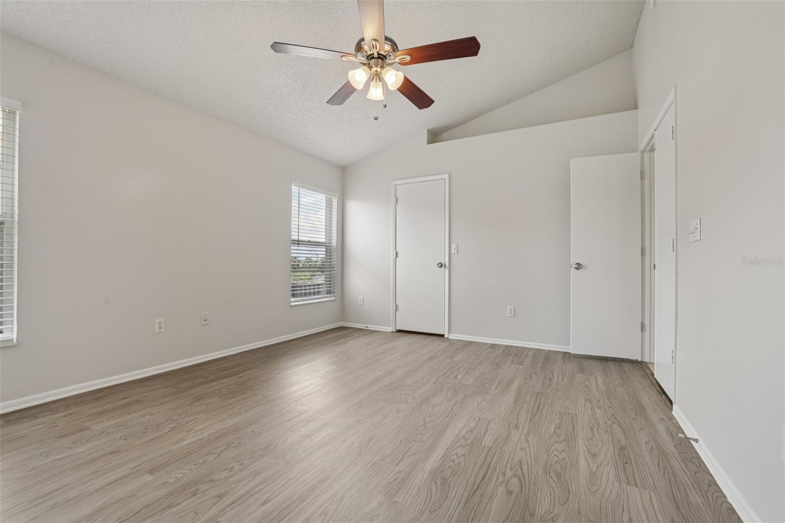 Image 24 of 41 For 3326 Sassaquin Court