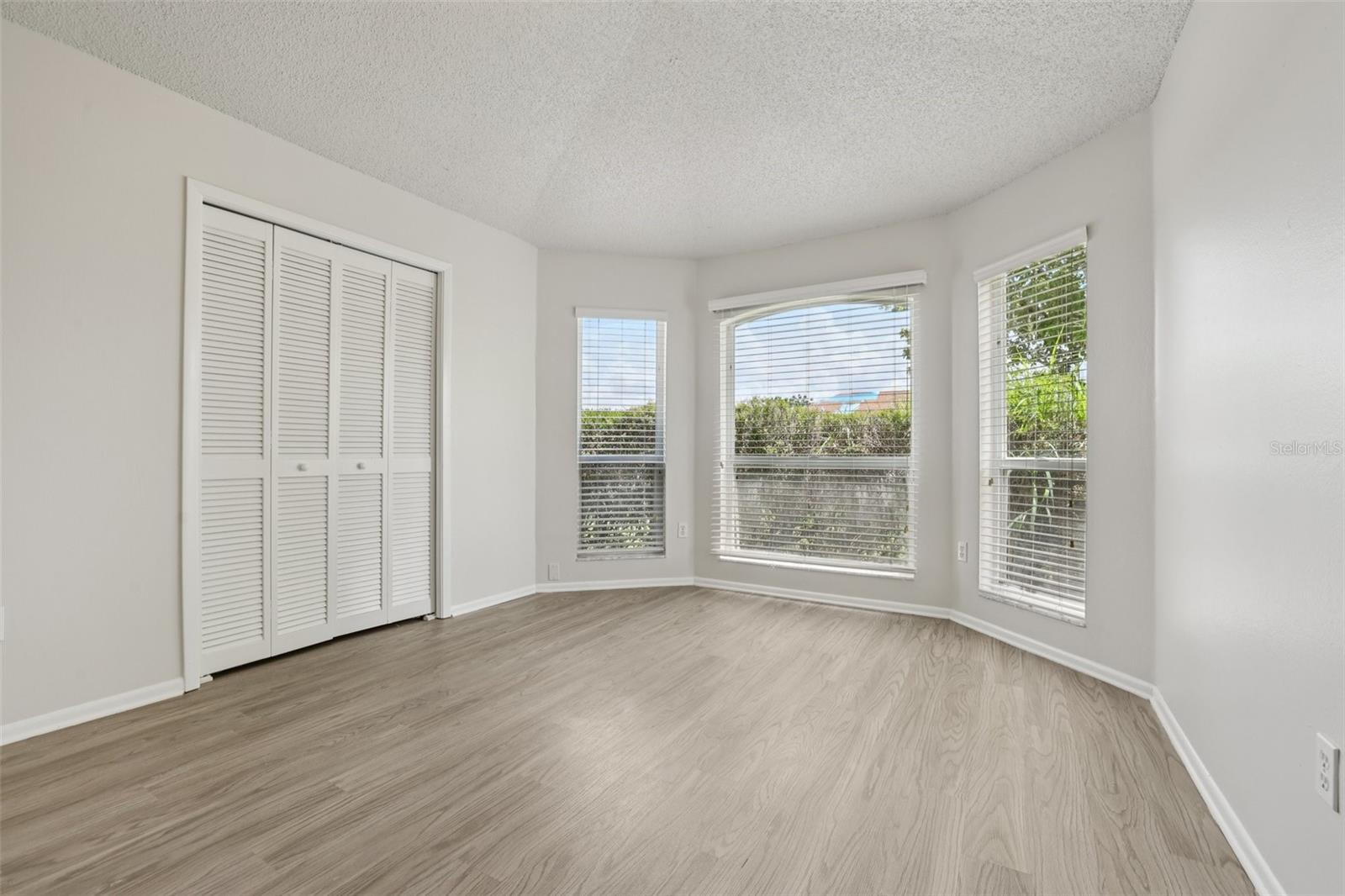 Image 31 of 41 For 3326 Sassaquin Court