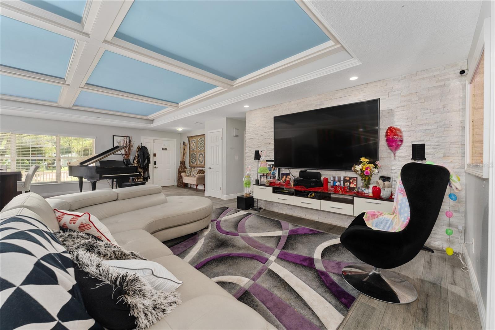 Image 11 of 46 For 1111 Pinar Drive