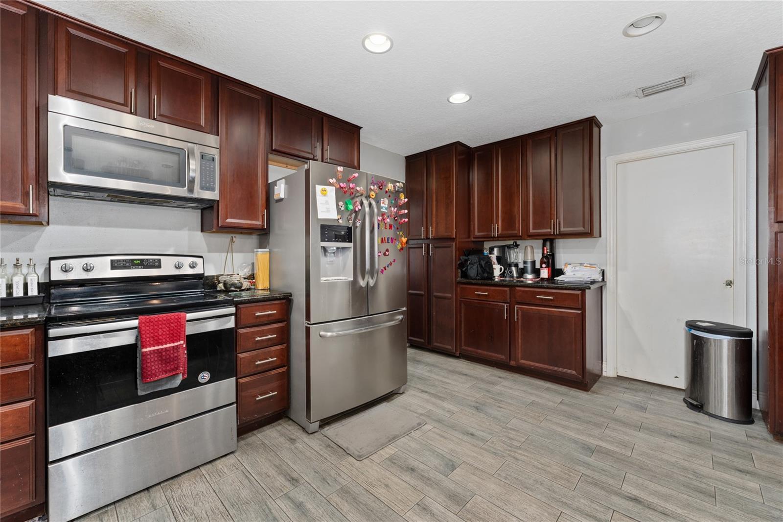 Image 14 of 46 For 1111 Pinar Drive