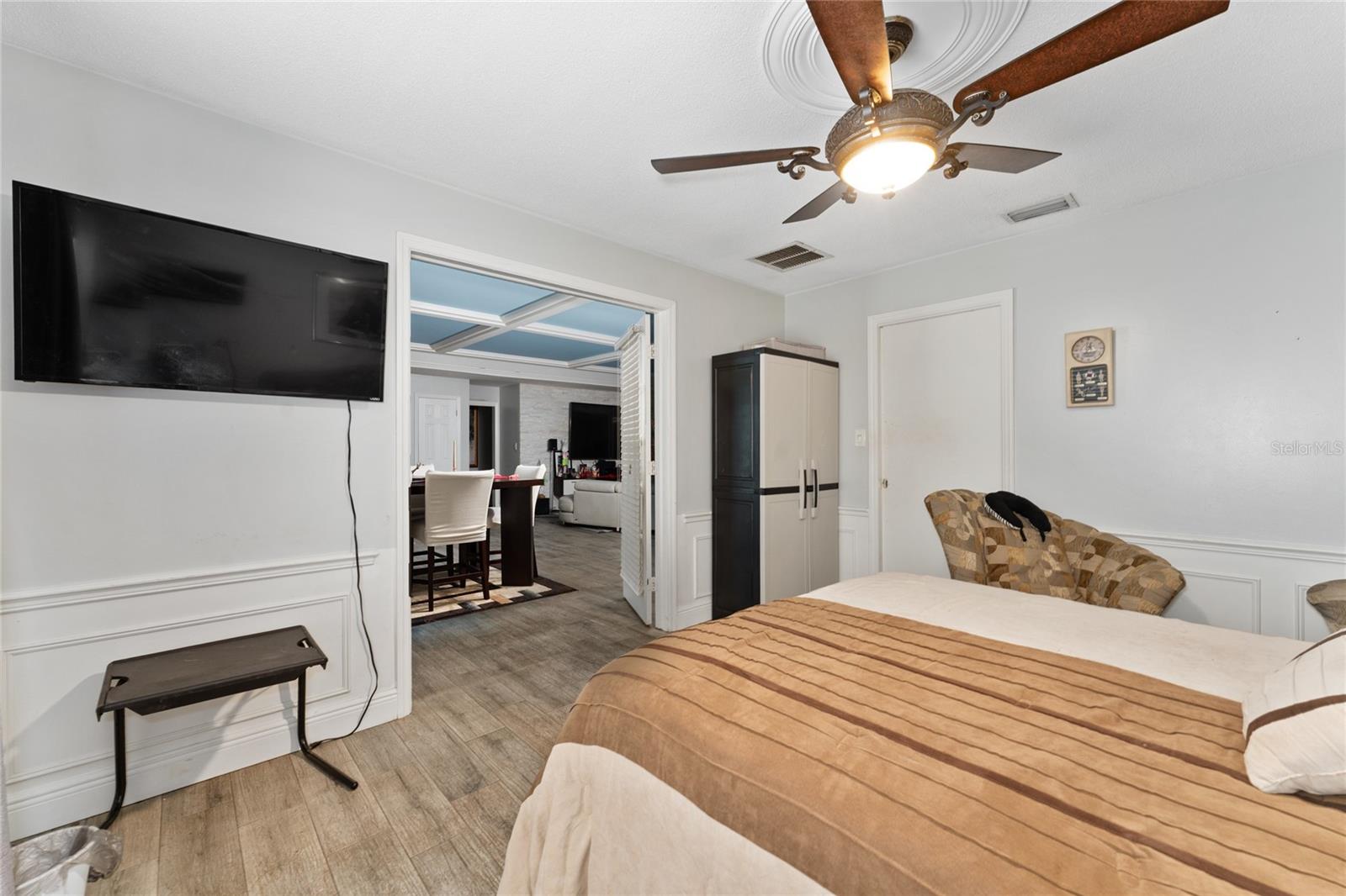 Image 25 of 46 For 1111 Pinar Drive