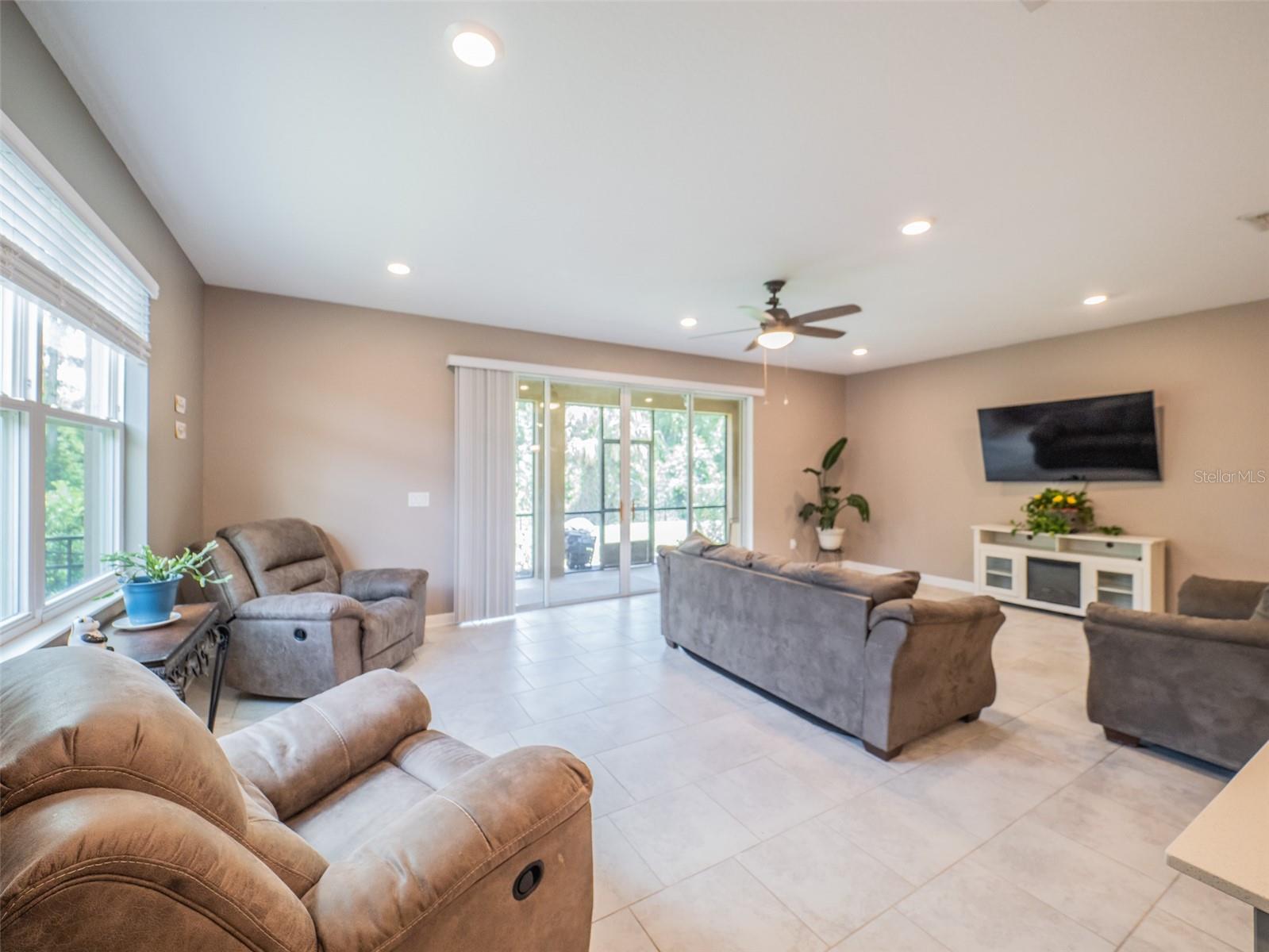 Image 19 of 67 For 461 Brunswick Drive
