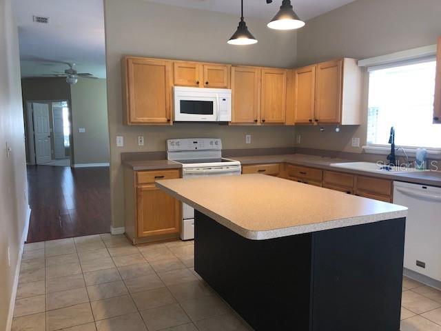 Image 4 of 67 For 500 Wellesly Street