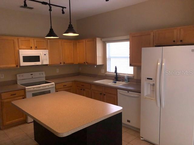 Image 5 of 67 For 500 Wellesly Street