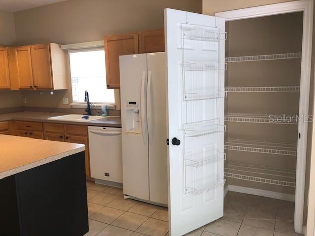 Image 6 of 67 For 500 Wellesly Street
