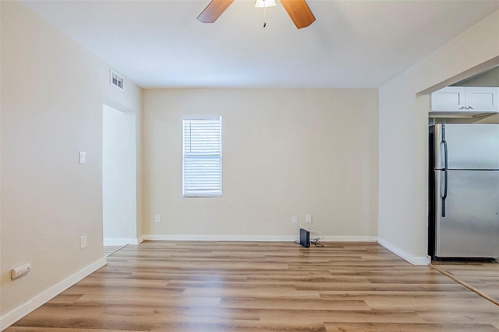 Listing photo id 6 for 1769 Dayton Street S