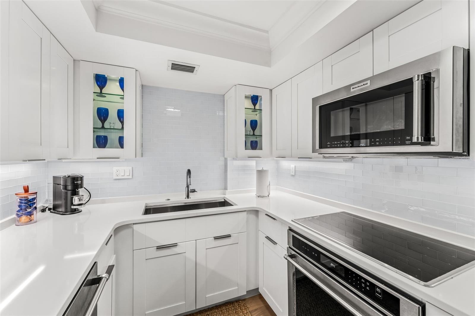 Image 16 of 62 For 2100 Atlantic Avenue  1110