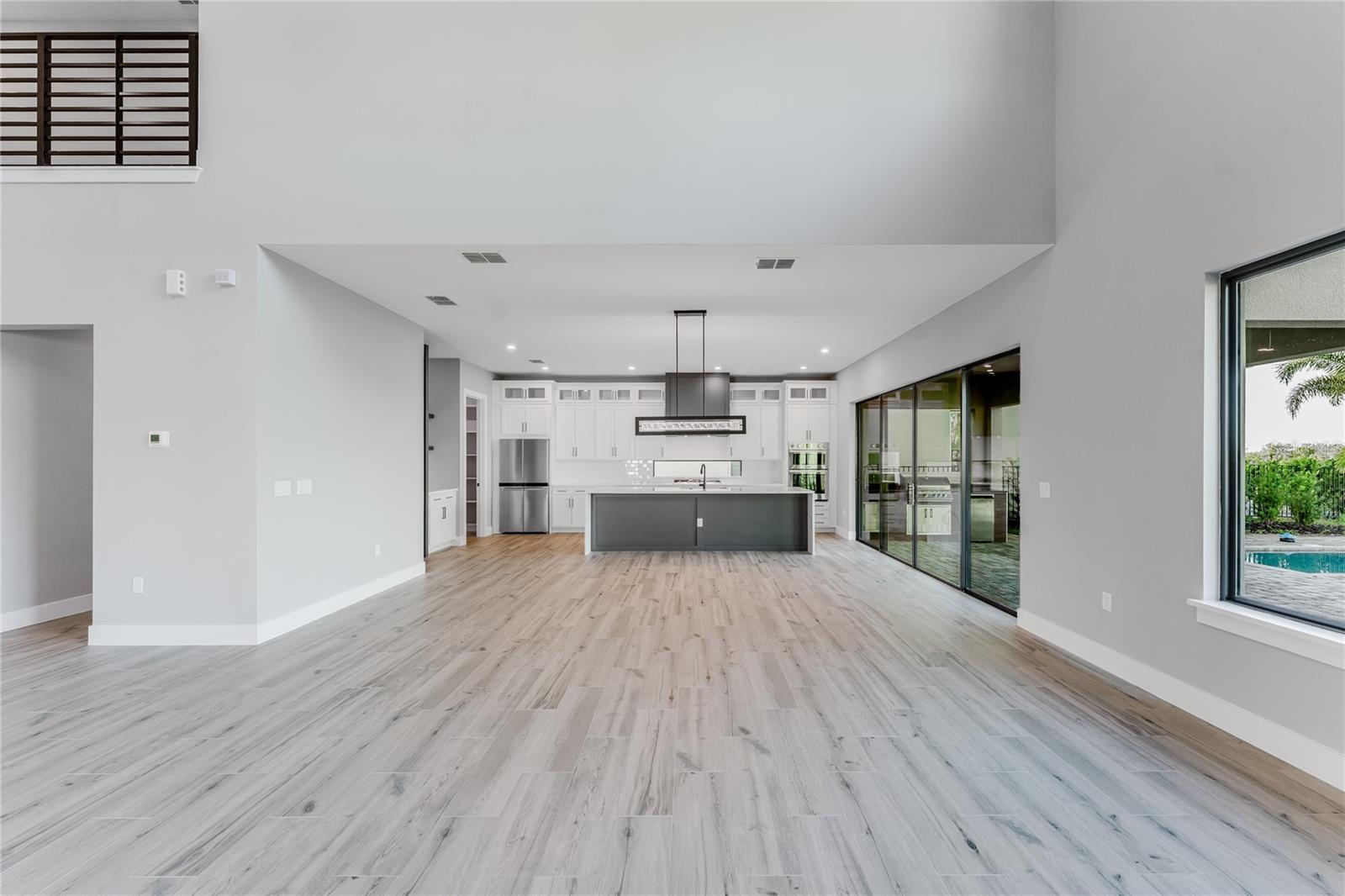 Image 23 of 76 For 15942 Vetta Drive