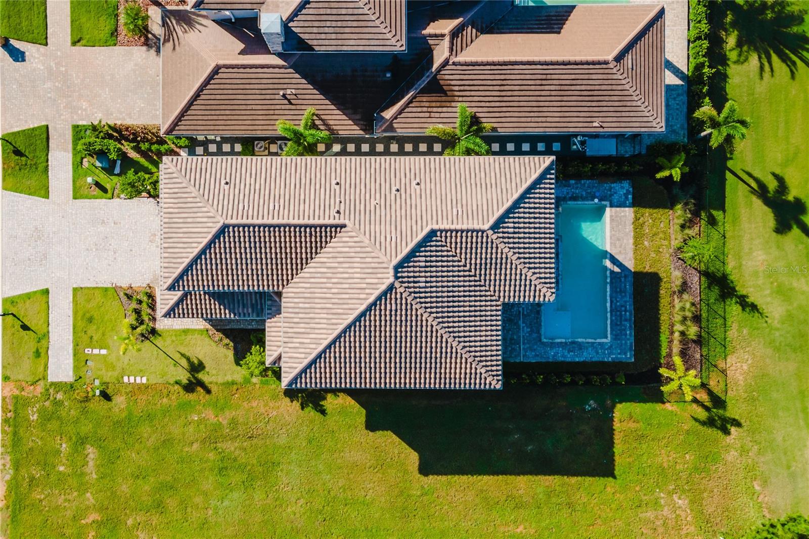 Image 3 of 76 For 15942 Vetta Drive