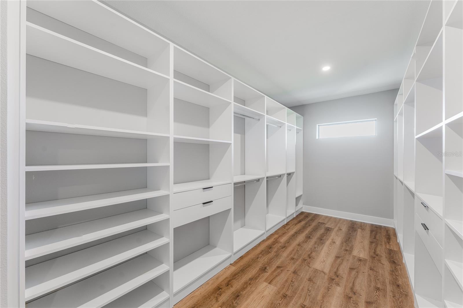 Image 49 of 76 For 15942 Vetta Drive