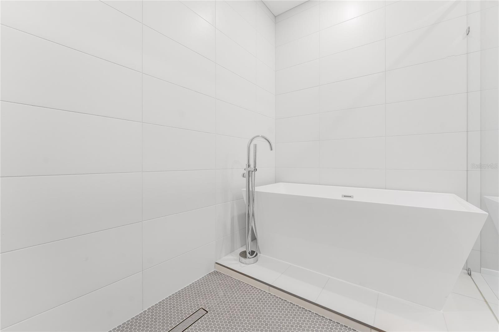Image 54 of 76 For 15942 Vetta Drive